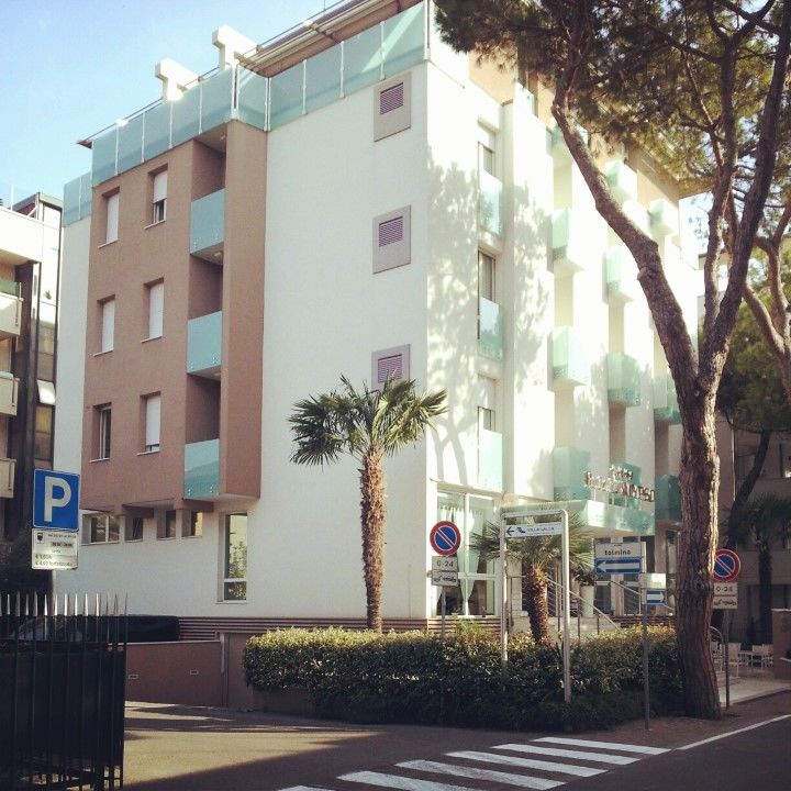 Hotel Calypso- Rimini Marina Centro Exteriör bild